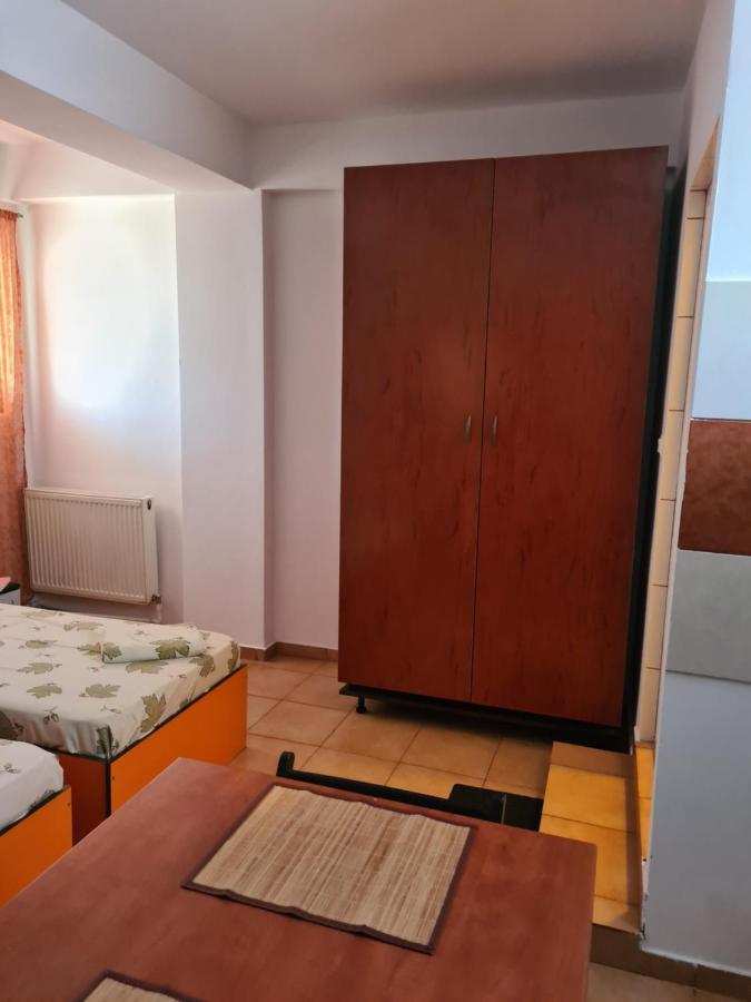 Gazde/Camere de închiriat Ogadugu