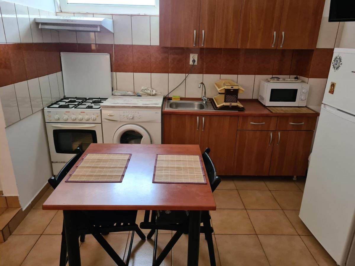 Ogadugu Gazde/Camere de închiriat Bucureşti